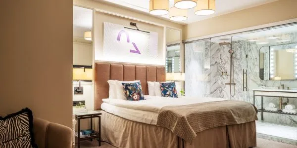 Bank Hotell