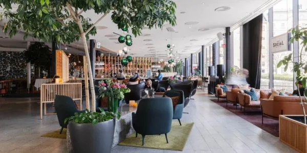 Clarion Sign Lounge