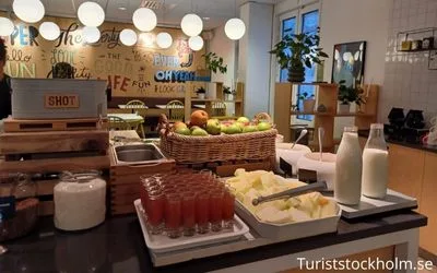 hotellfrukost på scandic kista