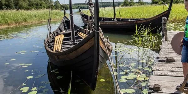 Gäster har åkt Båt till Birka