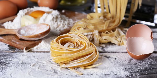 Pasta, ägg, mjöl och vatten